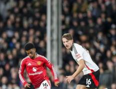 开云体育平台APP-曼联取得关键胜利，继续追赶争冠集团