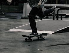 开云体育-双线交织，F1争冠夜与福克斯的生涯封神战