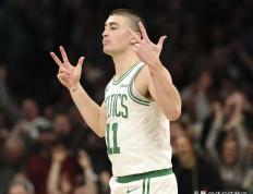 开云体育中国-凯尔特人大胜黄蜂，重返胜利轨道