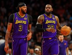 开云体育中国-火箭队与湖人队将在明天的比赛中争夺胜利