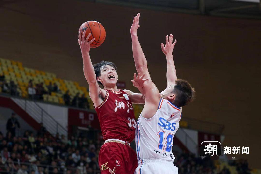 开云体育登录-云南男篮经过激烈比拼，战胜浙江稠州