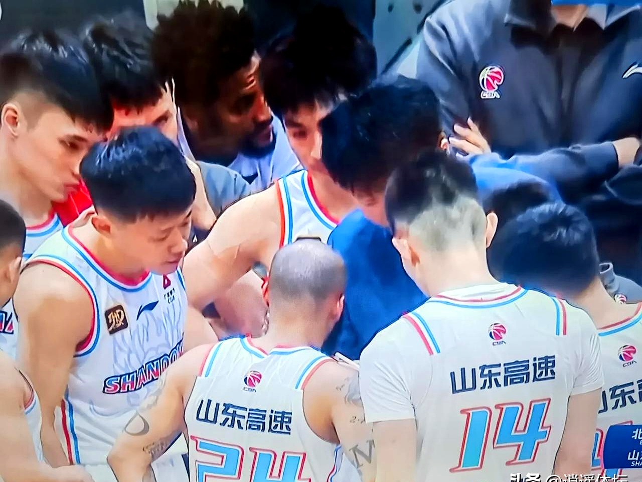 开云体育APP下载-防守端发挥出色，球队成功压制对手