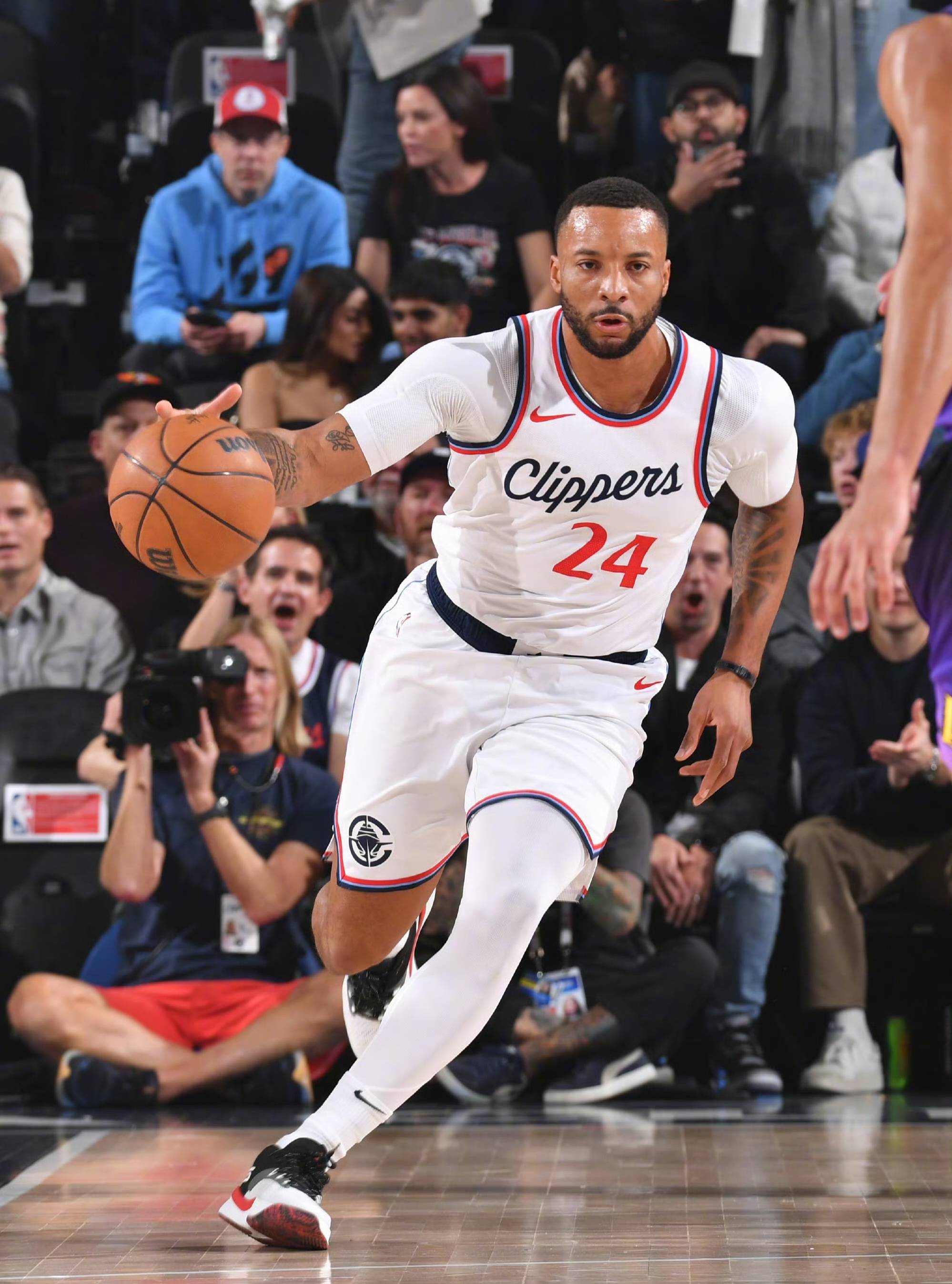 开云体育登录-快船大胜独行侠,取得连胜