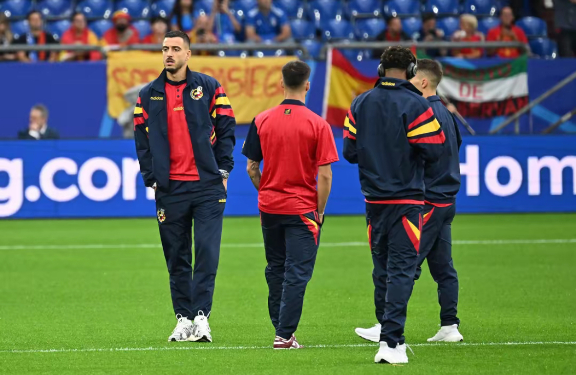 开云体育下载-替补出场!球队后备球员替补登场决定比赛