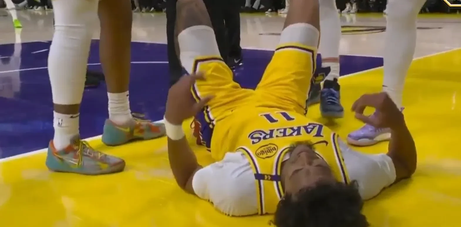 开云体育APP下载-篮网球星膝盖受伤，将进行长期休战