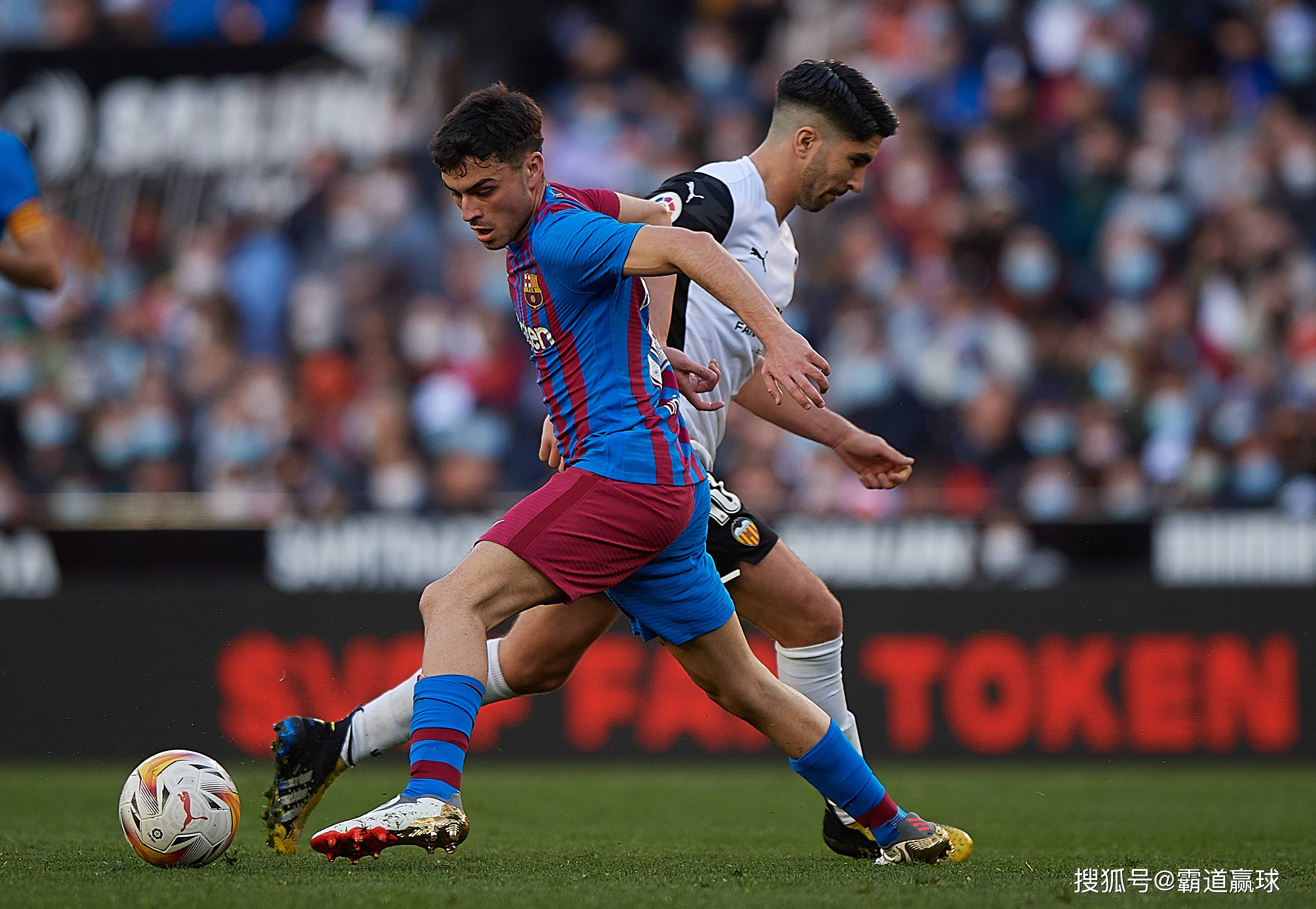 开云体育官网-瓦伦西亚主场轻松获胜，保持不败