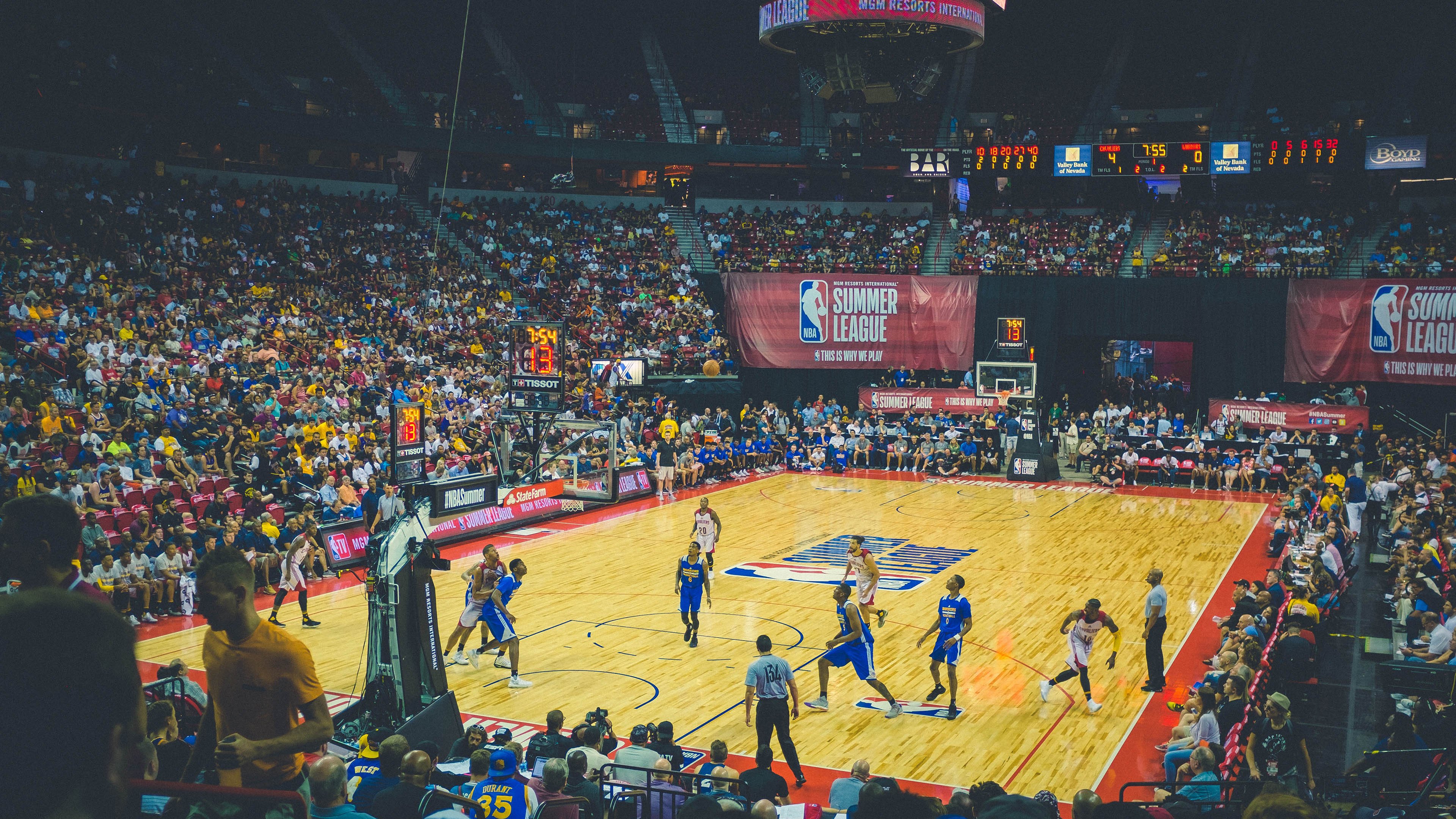 开云APP-如果历史重来，德罗赞带领尼克斯横扫步行者的另一重可能